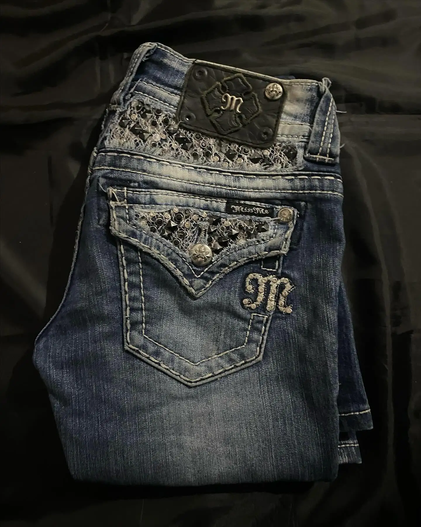 American Vintage Rhinestone Wing Embroidered Jeans, Women's Blue Low Rise Flared Denim Pants with Studded Pockets, Streetwear - Image 3